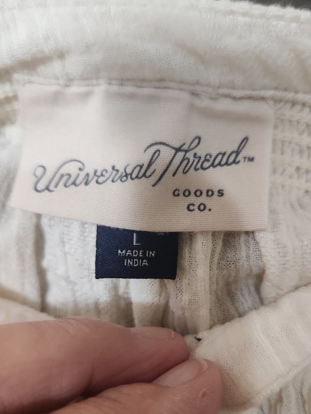 Universal Thread White Button-Front Textured Blouse - Picture 2 of 12